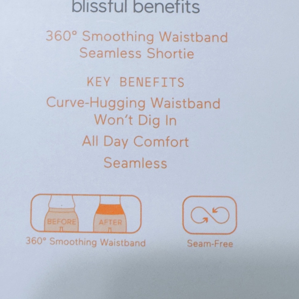 5/$20 🔆 Warner's Black Seamless Shapewear Shortie - Picture 3 of 3